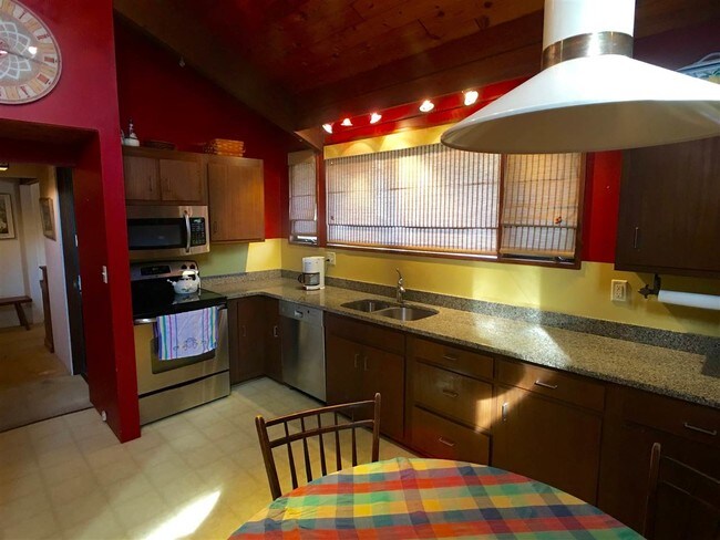 Foto del edificio - 9 Murray Hill Woods Rd