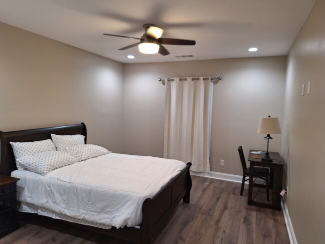 Building Photo - 5426 Boreal Way SW