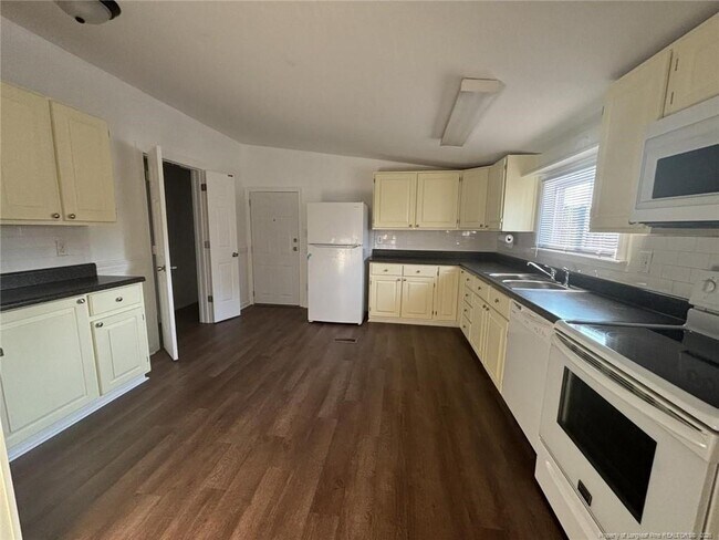 Foto del edificio - 15 Rhode Island Way