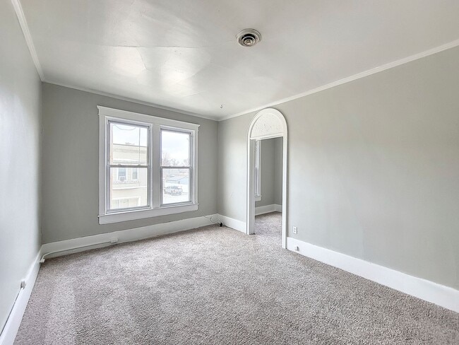 Building Photo - 706-710 18th Ave