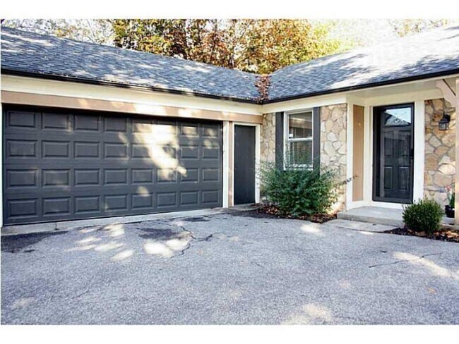 Foto del edificio - 3424 E 98th St