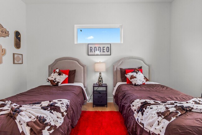 Foto del edificio - 4657 Phlox St