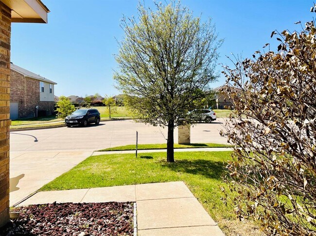 Building Photo - 8828 Moon Rise Ct