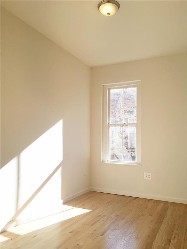 Building Photo - 401 E 64th St