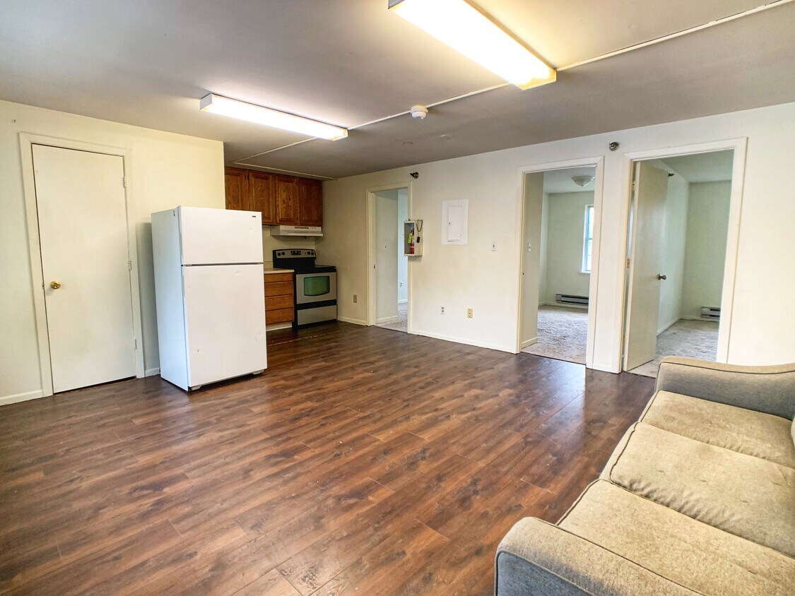 133 Wood St, Frostburg, MD 21532 Apartments Frostburg, MD