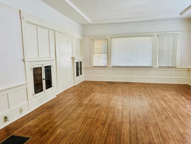 Photo - 110 E William St Apartment