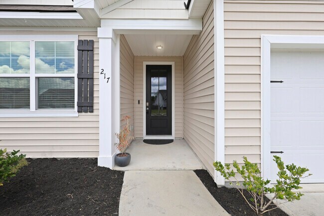 Building Photo - 217 Wedge Cir