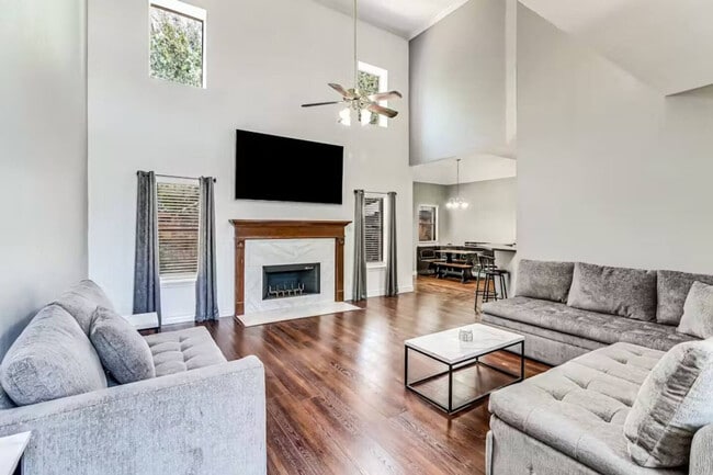 Foto del edificio - 4422 Lake Superior Dr