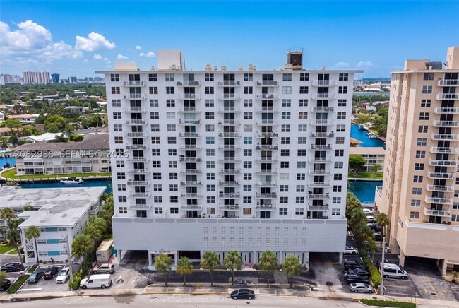 Foto del edificio - 427 Golden Isles Dr