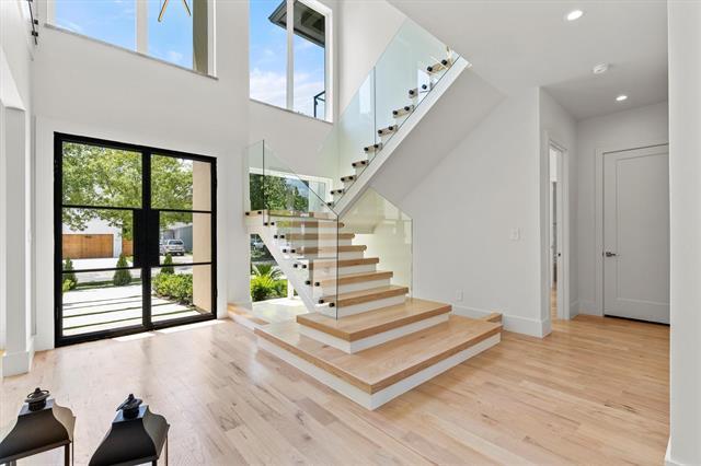 Foto del edificio - 3820 Beechwood Ln