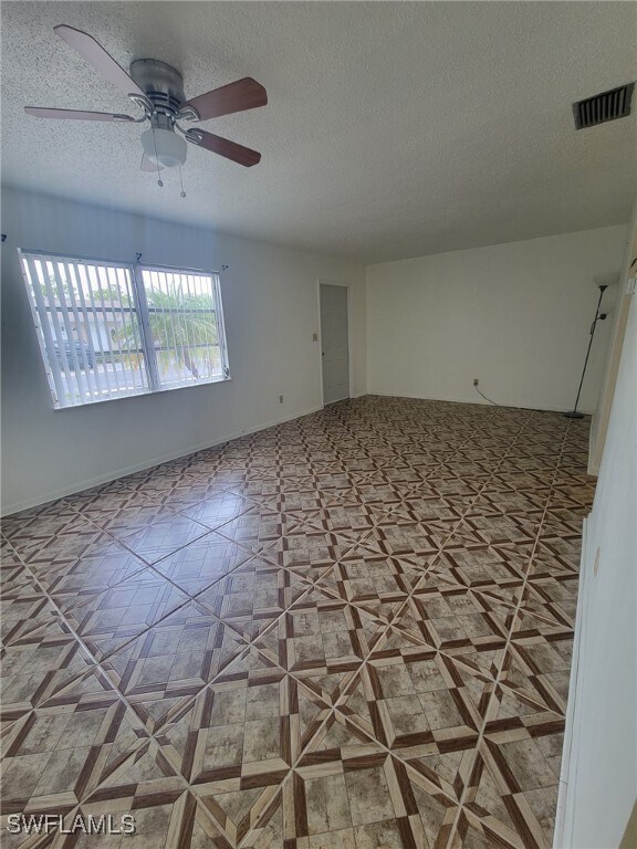 Building Photo - 12 Dawn Flower Cir