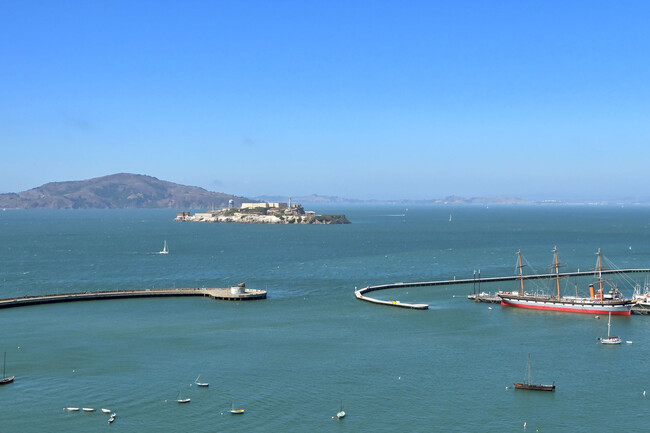 Foto del edificio - 1050 North Point St
