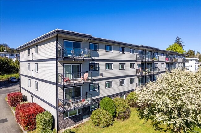 Building Photo - 218 Bayview Ave