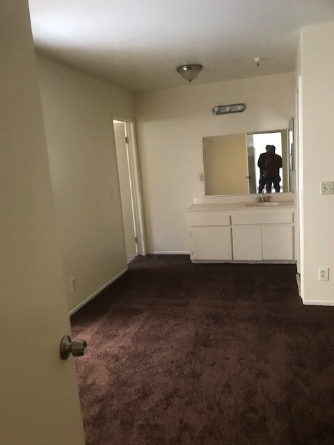 Foto del edificio - 13929 Doty Ave