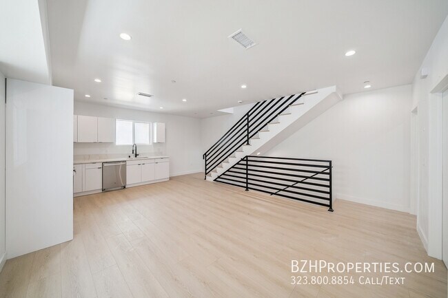 Foto del edificio - 5655 Case Ave