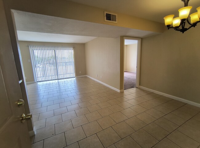 Building Photo - 218 Plaza Verde Dr