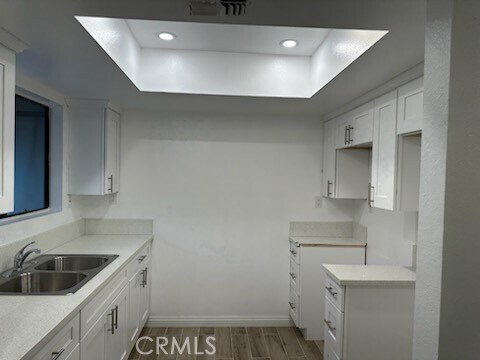 Building Photo - 832 Padilla St