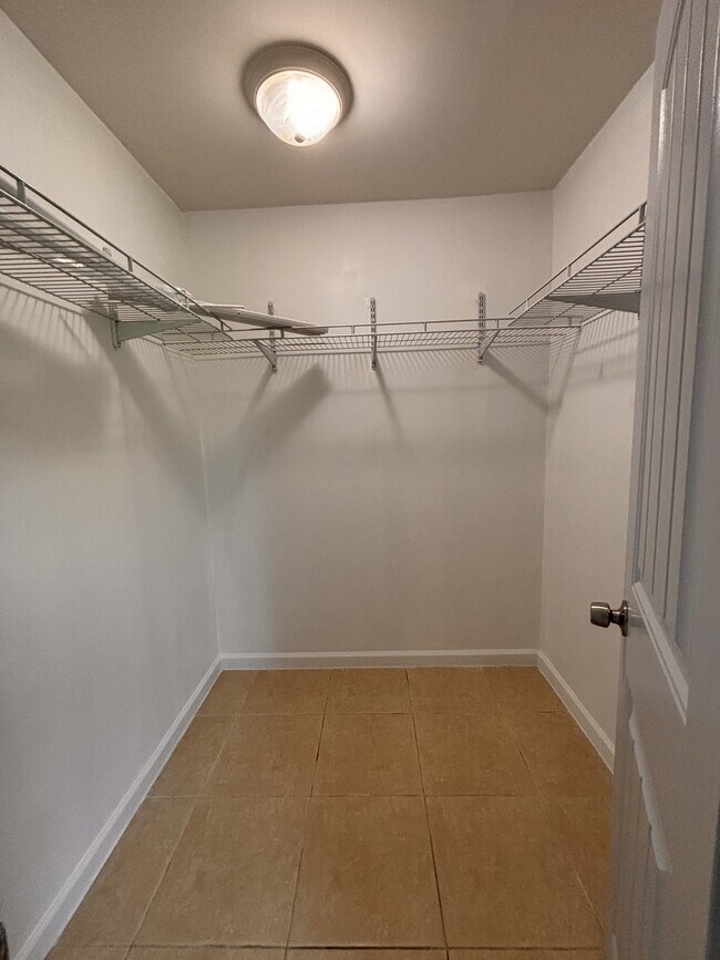 Foto del edificio - 1318 SW Ackard Ave