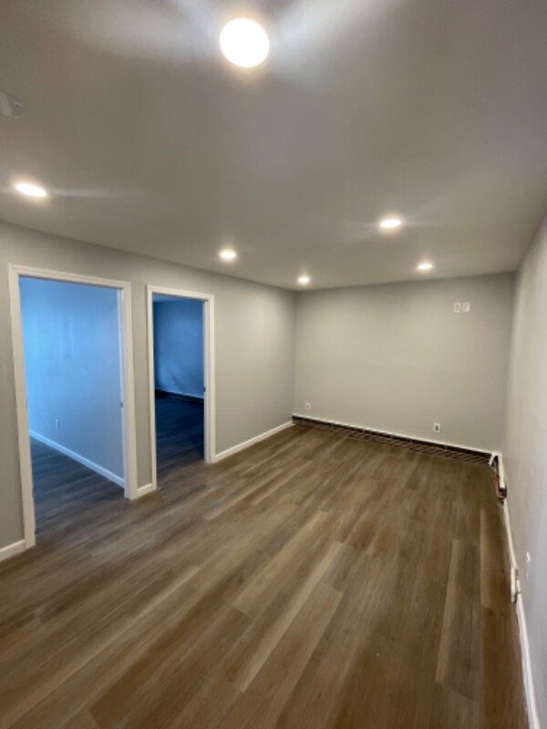 Building Photo - 1086 Avenue C
