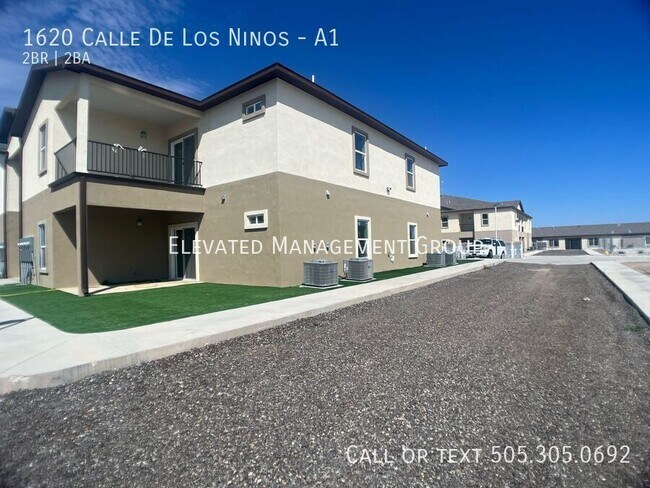 Building Photo - 1620 Calle de los Ninos Ave