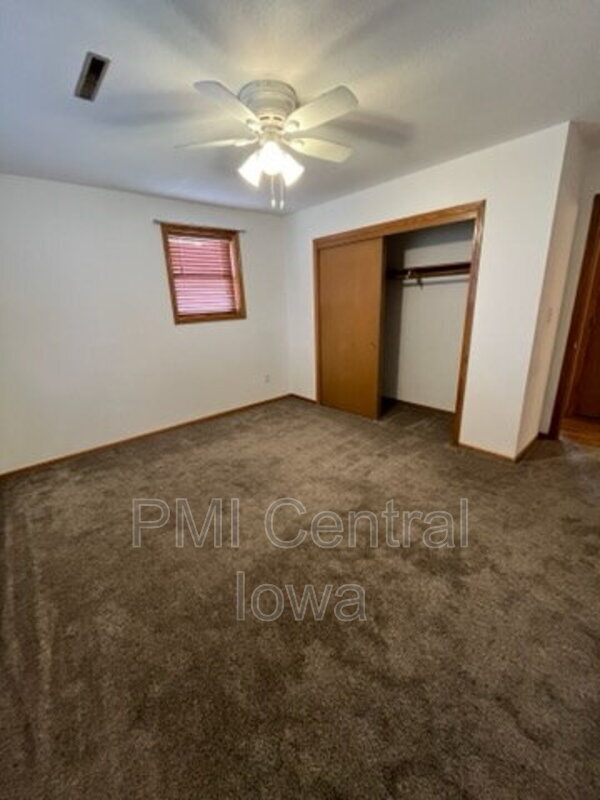 Building Photo - 4922 SW 14th St