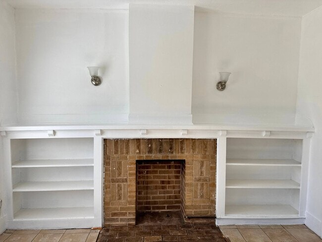 Building Photo - 2104 Ave A