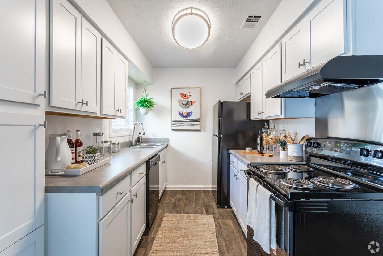 Dunwoody Glen Apartments in Atlanta, GA