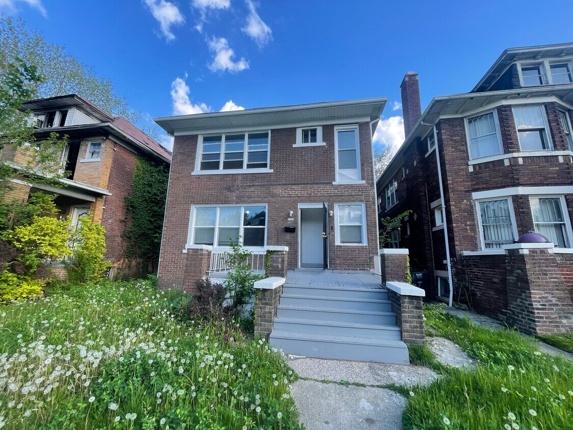Foto principal - 3799 W Philadelphia St