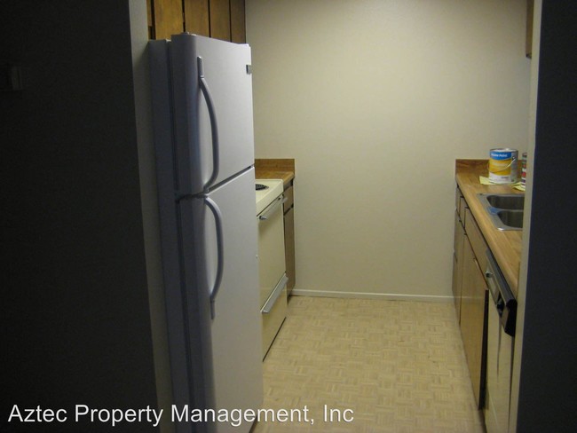 Building Photo - 2 br, 1 bath House - 799 Clark #11