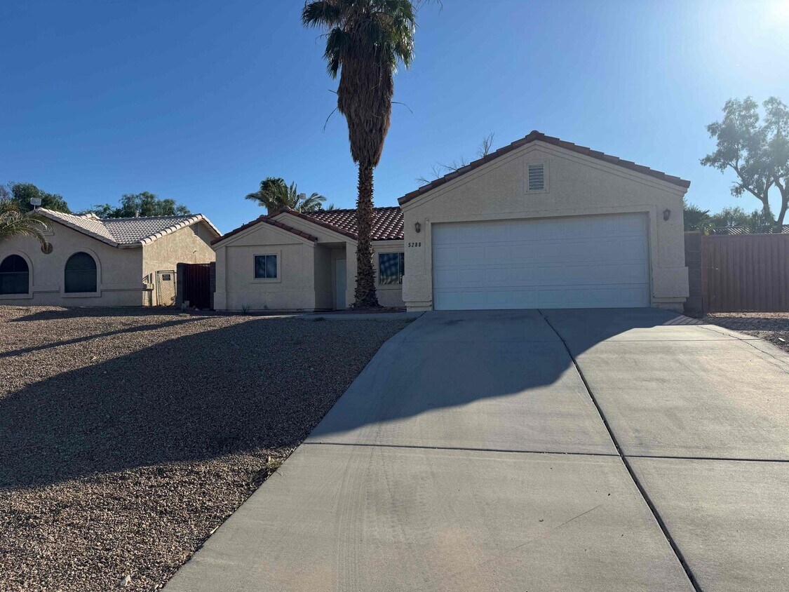 Primary Photo - Charming 3-Bed 2-Bath Home on Spacious Lot...