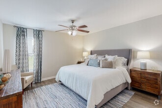 1BD 1BA 652SF - Portofino Apartments