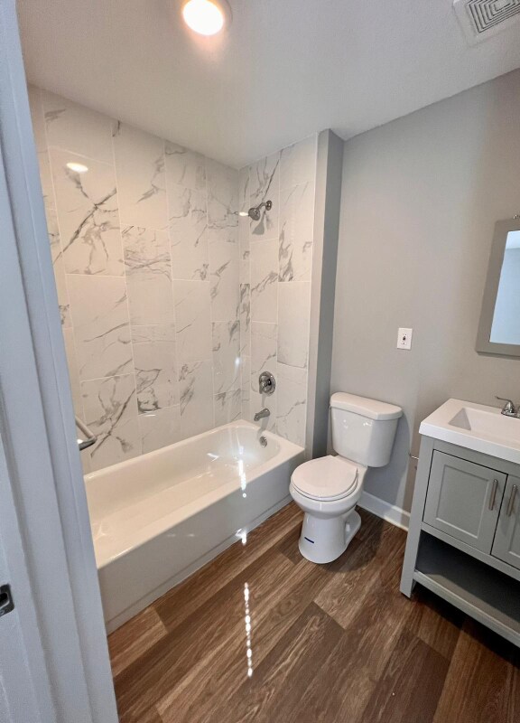 Foto del edificio - 801 Meadowbrook Dr