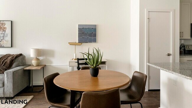 Foto del edificio - 2110 Birkhall St