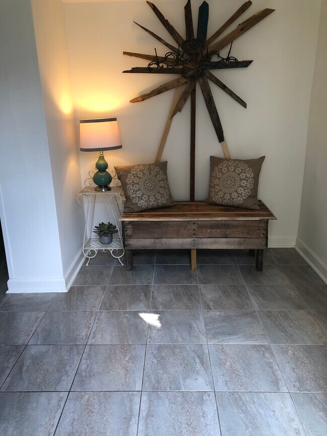 Foyer w/Handmade Storage Bench - 7726 Walmsley Ave