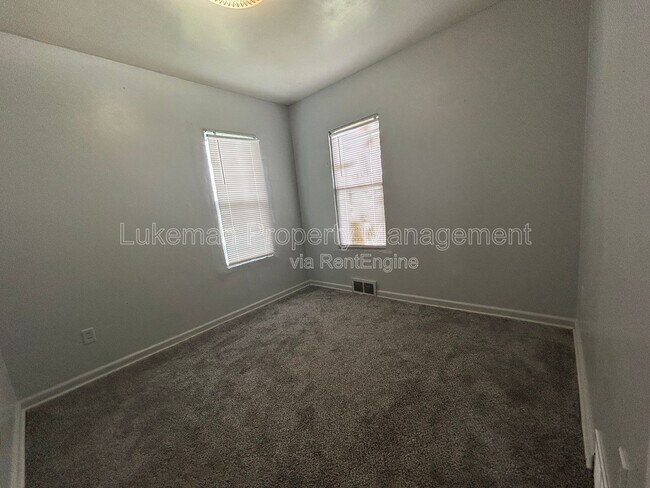 Foto del edificio - 5816 Vermont Ave