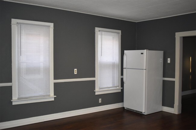 Foto del edificio - 3764 E Pulaski Ave