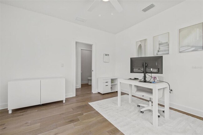 Foto del edificio - 1523 W North B St