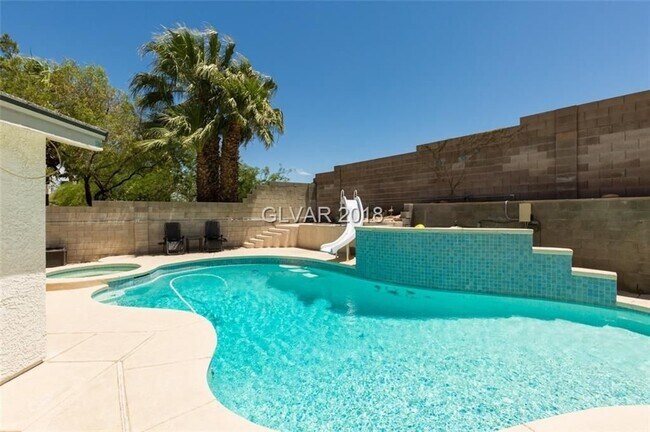 Foto del edificio - 6BD/5BA!! POOL/SPA!!