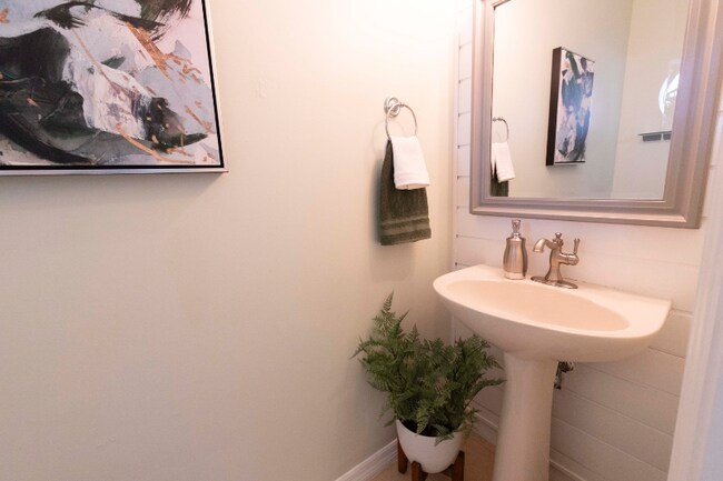 Foto del edificio - 3325 Antica St