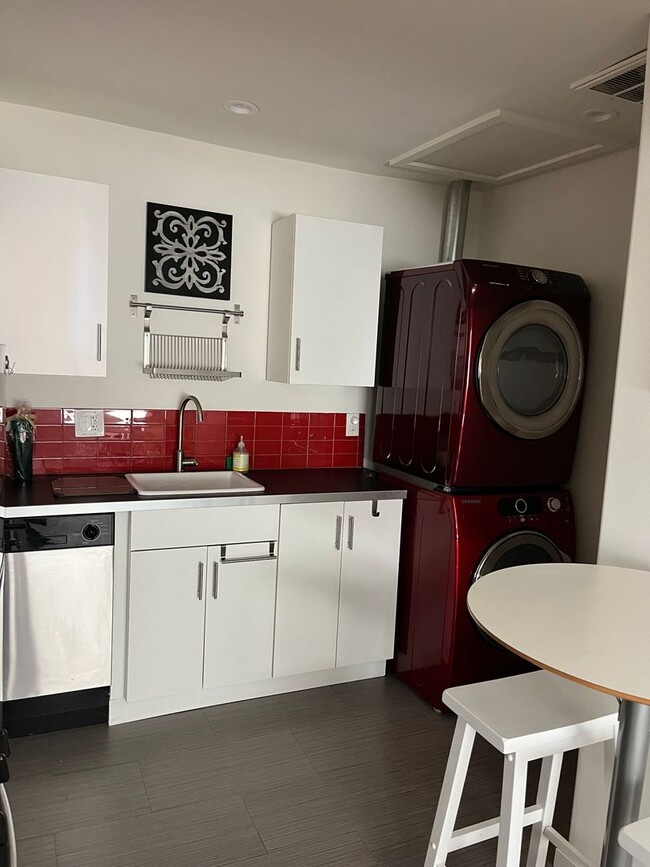 Building Photo - One Time Rental-Notrica