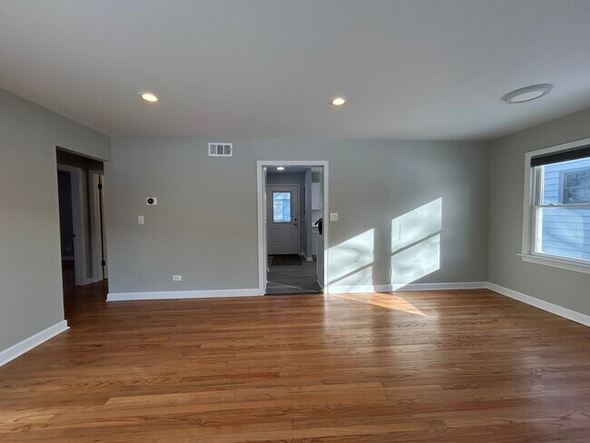 Foto del edificio - 807 Elm Ave