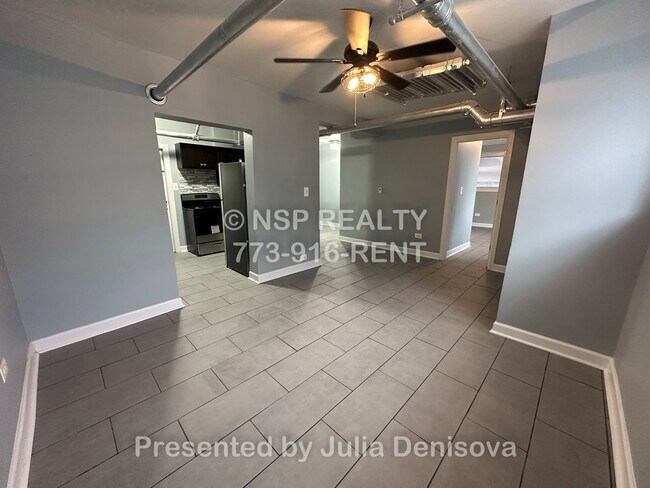 Foto del edificio - 5666-5672 N Ridge Ave