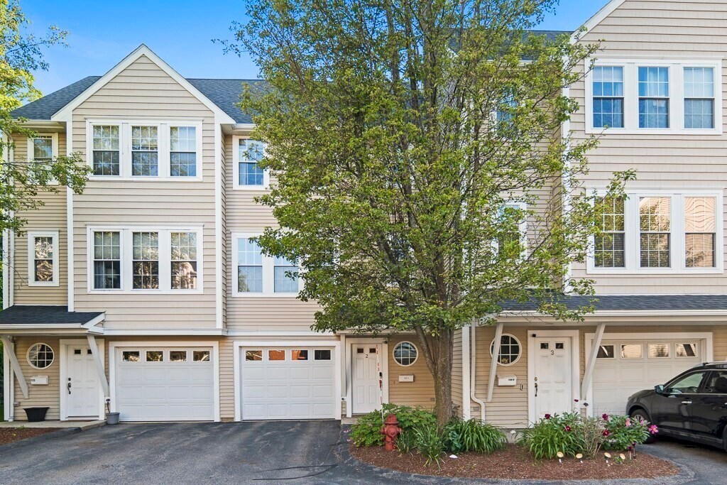 Foto principal - 122 E Squantum St