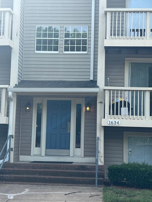 1634 Arlyn Cir, Charlotte, NC 28213 House Rental in Charlotte, NC