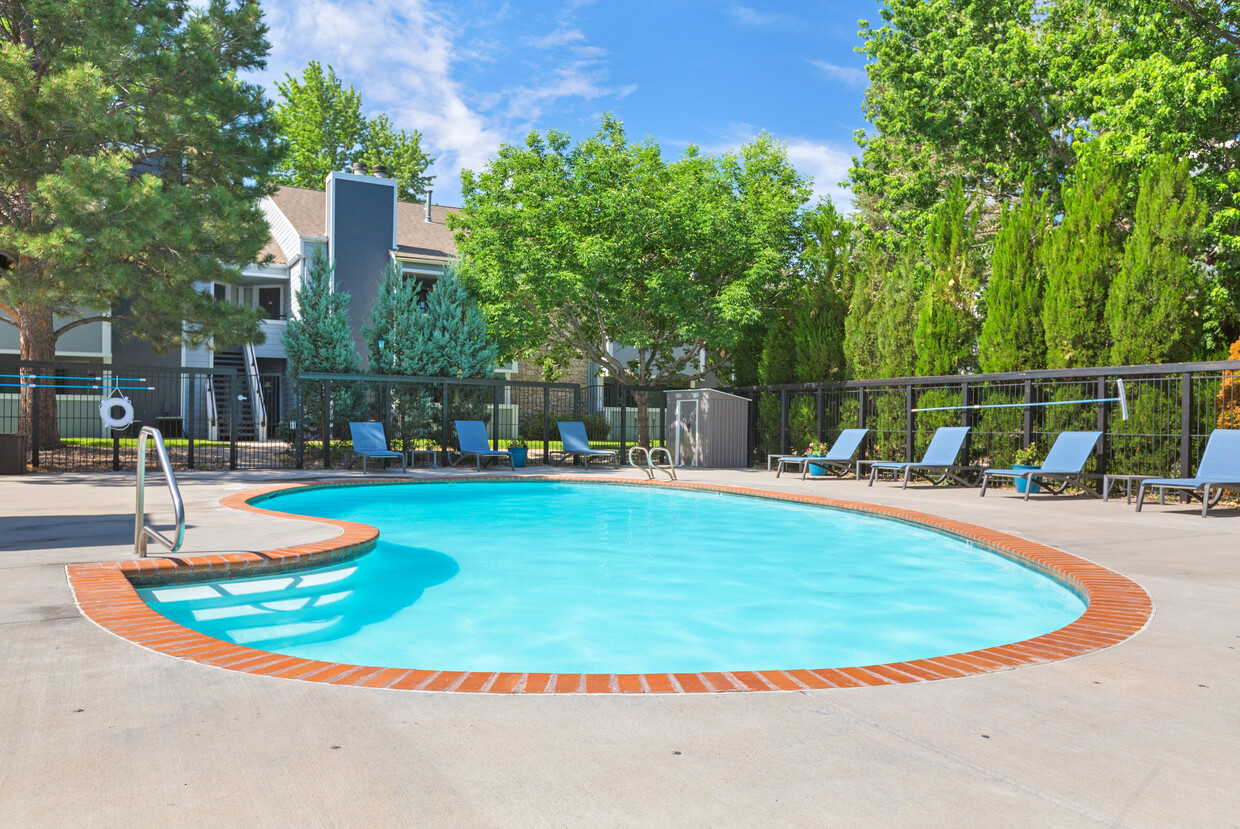 Spacious Pool - Cheyenne Crest