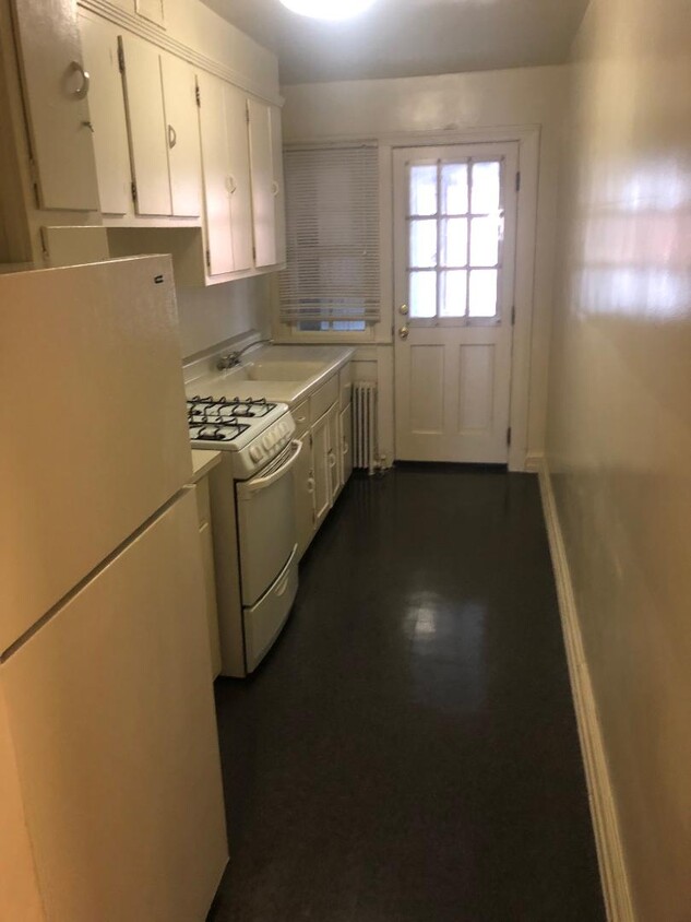 Foto principal - 7702 Blair Rd