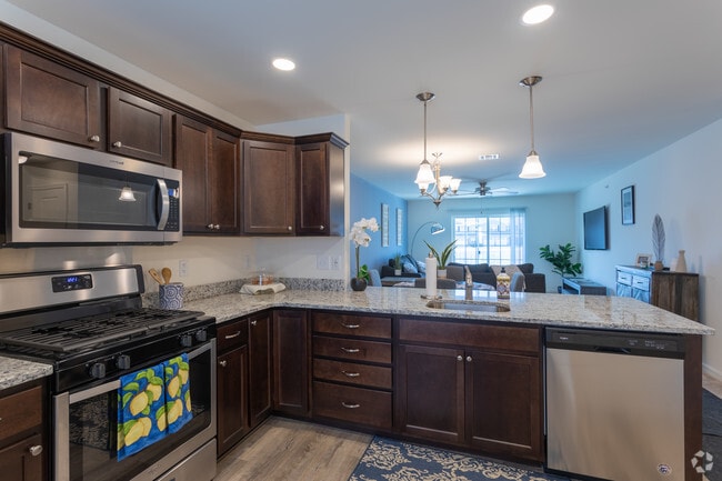 Apt 3517 - Hampden Greene
