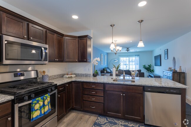 Apt 3517 - Hampden Greene