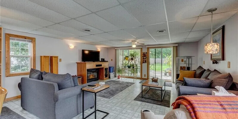 Primary Photo - 5 Bedroom Home Month-to-Month Lease