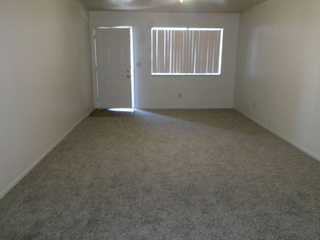 Building Photo - 9404